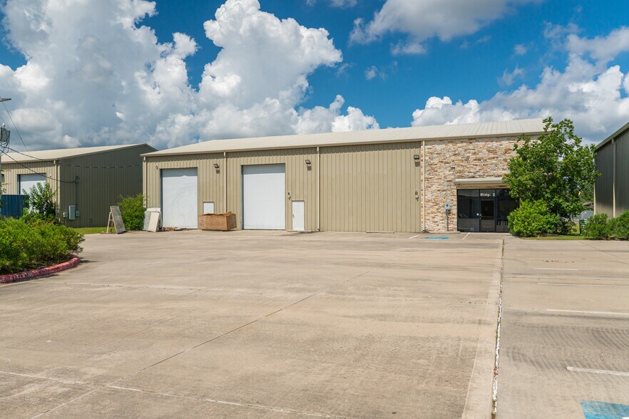 More Photos Of 8601 Fawn Trl, Conroe Warehouse For Sale