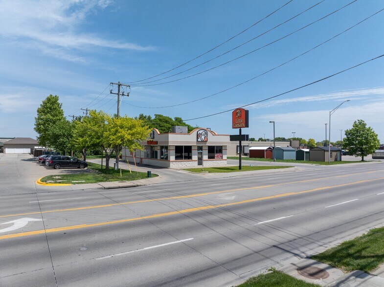 More Photos Of 221 W 39th St, Kearney General Retail For Sale