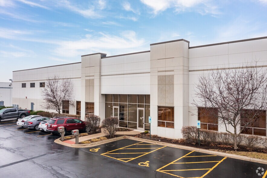 More Photos Of 2380 Vantage Dr, Elgin Warehouse For Lease