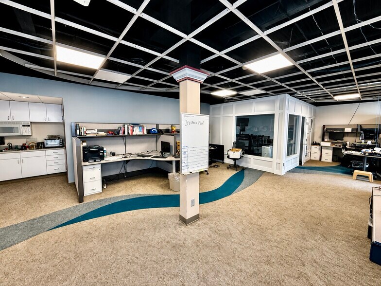 More Photos Of 102 Washington St, Manlius Office For Sale