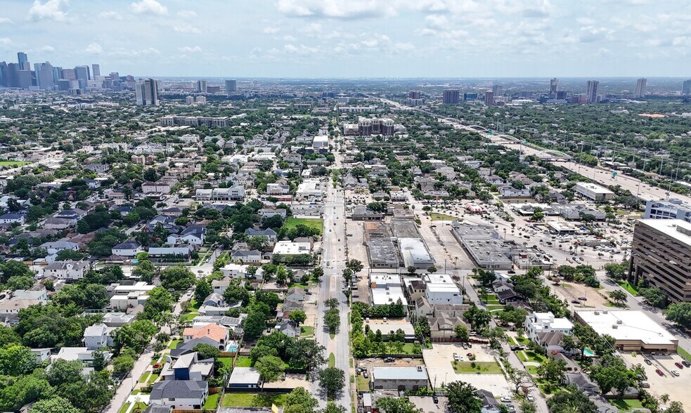 More Photos Of 2235 Richmond Ave, Houston Storefront For Lease