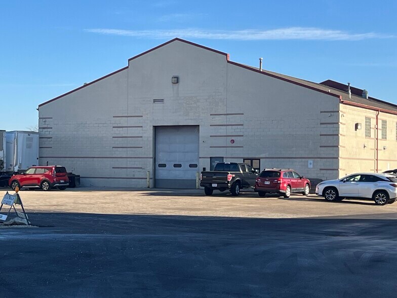 More Photos Of 2224 Northwestern Ave, Racine Warehouse For Sale
