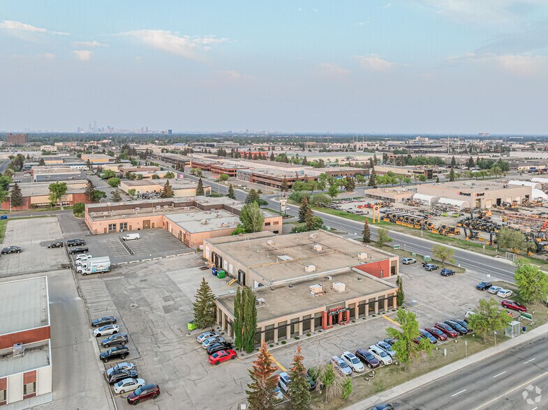 More Photos Of 17708-17720 107 Av NW, Edmonton Warehouse For Lease