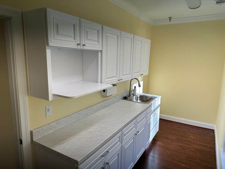 More Photos Of 585 Colonial Park Dr, Roswell Loft Creative Space For Sale