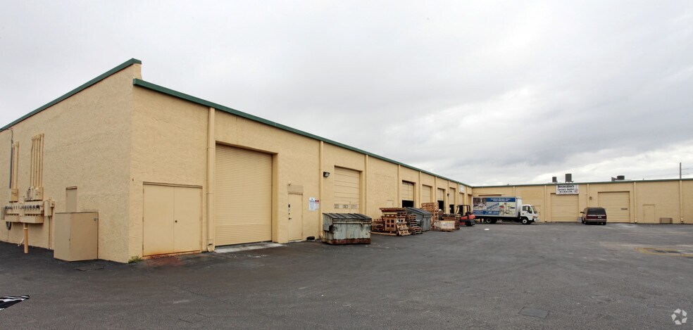 More Photos Of 3500 45th St, West Palm Beach Showroom For Lease