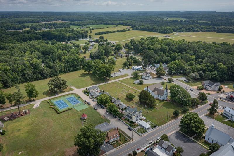 More Photos Of 65 Tavern Rd, Irvington Hotel For Sale