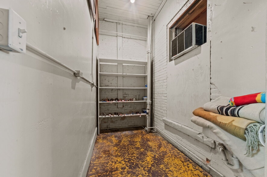 More Photos Of 115 N Queen St, Kinston General Retail For Sale