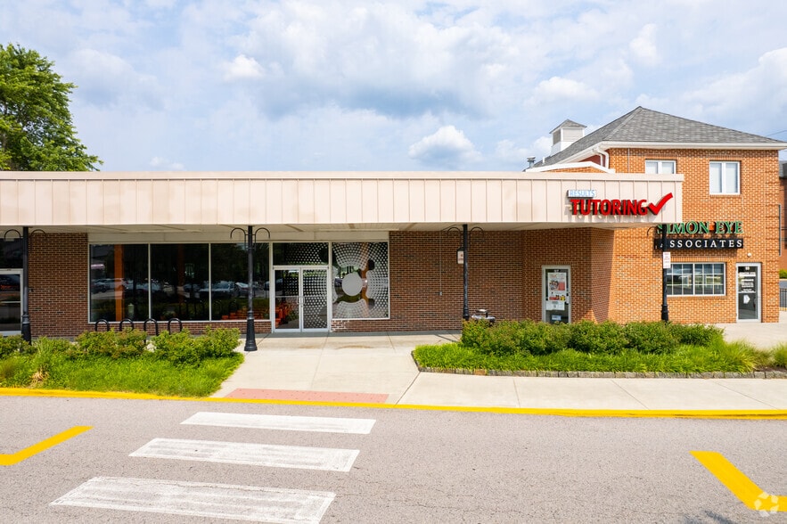 More Photos Of 230 E Main St, Newark Unknown For Lease