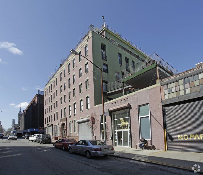 More Photos Of 52 Bridge St, Brooklyn Apartments For Lease