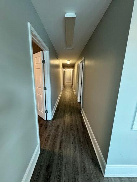 More Photos Of 6626 Gordon Rd, Wilmington Office For Sale