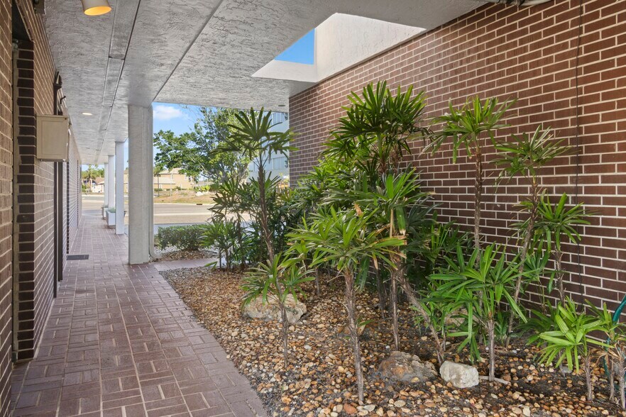 More Photos Of 227-233 Nokomis Ave, Venice Office For Sale