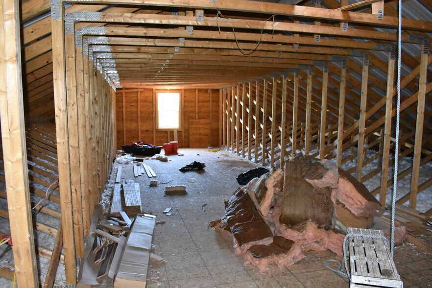 More Photos Of 135 Howard Rd, Fulton Industrial For Sale