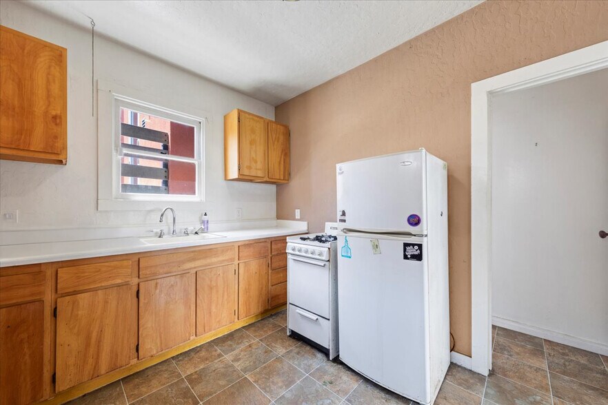 More Photos Of 2857 Ford St, Oakland Multifamily For Sale