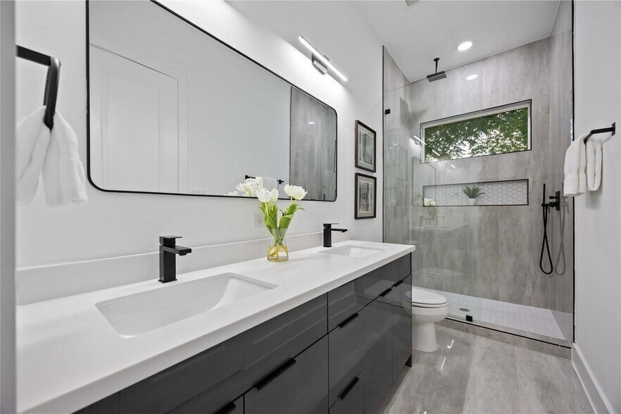 More Photos Of 4430 Knoxville Street #A-B, Houston Apartments For Sale