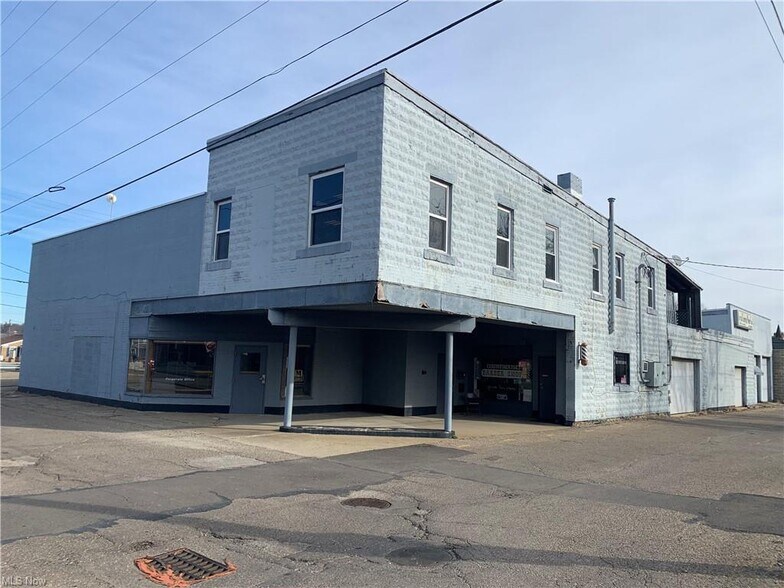 More Photos Of 145 1st Dr NE, New Philadelphia Flex For Lease
