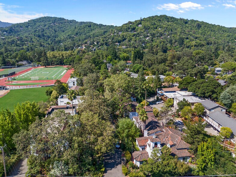 More Photos Of 1355 Sir Francis Drake Blvd, San Anselmo Apartments For Sale