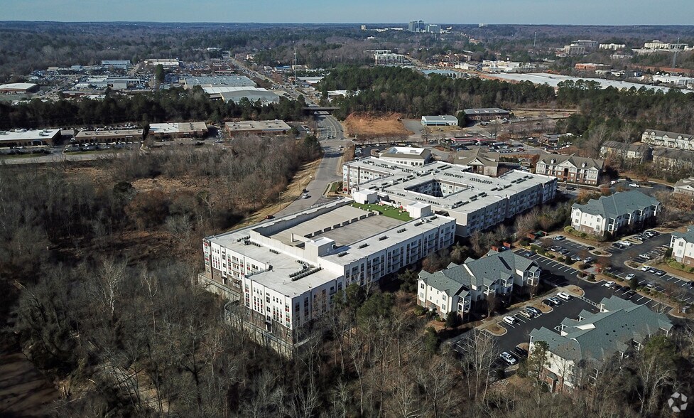 More Photos Of 900 E Six Forks Rd, Raleigh Apartments For Lease