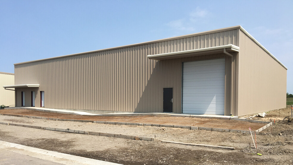 Primary Photo Of 812 Venture, Kechi Warehouse For Sale