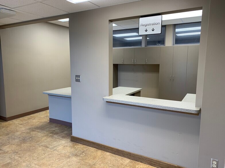 More Photos Of 1800 S Summit Ave, Sioux Falls Office For Lease