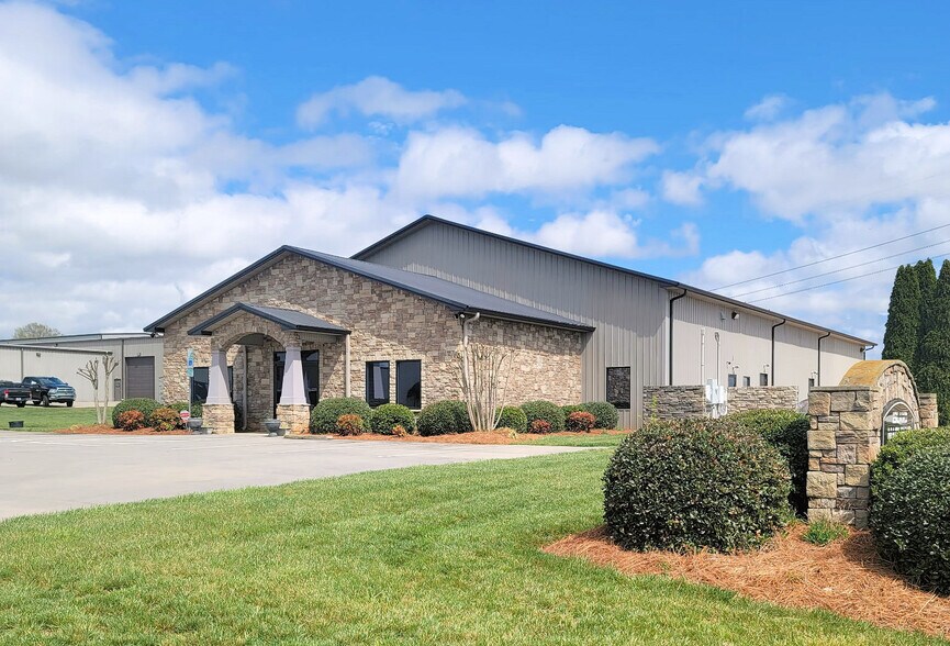 Primary Photo Of 265 Pitt Rd, Mooresville Warehouse For Sale