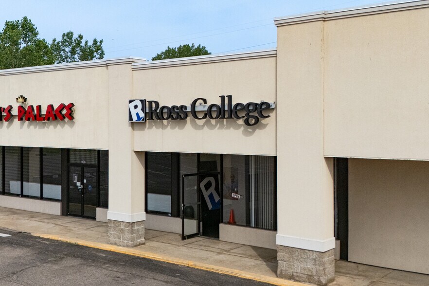 More Photos Of 1950 Pipestone Rd, Benton Harbor Unknown For Lease