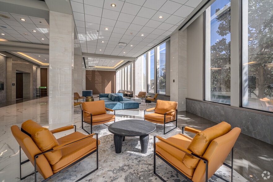 More Photos Of 2100 West Loop South, Houston Office For Lease