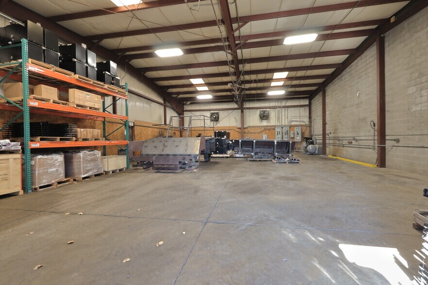 More Photos Of 608 Young St, Tonawanda Manufacturing For Lease