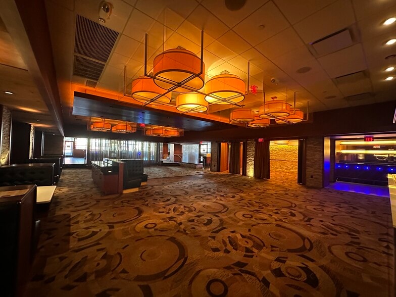 More Photos Of 3102 Piedmont Rd NE, Atlanta Restaurant For Lease