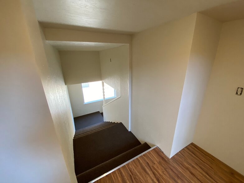 More Photos Of 125-129 N Main St, Porterville Storefront Retail Office For Lease