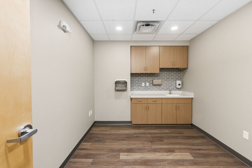 More Photos Of 2277 Fort Union Blvd, Salt Lake City Office For Sale