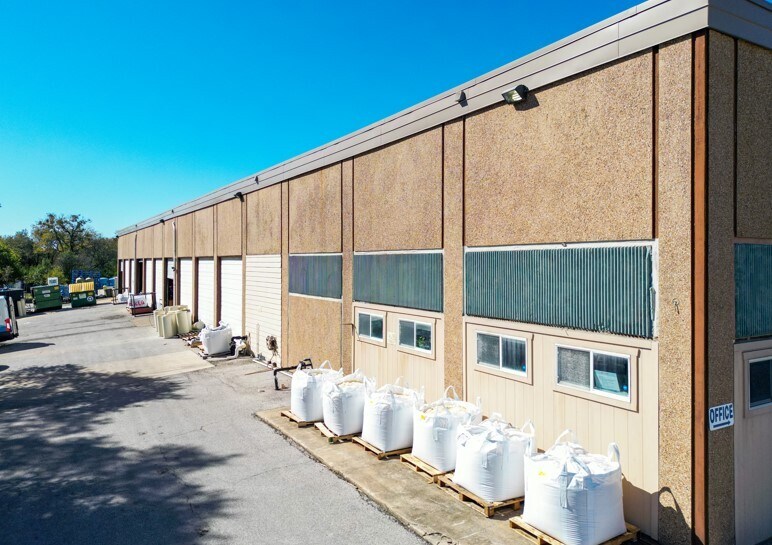 More Photos Of 505 Yager Ln W, Austin Warehouse For Lease