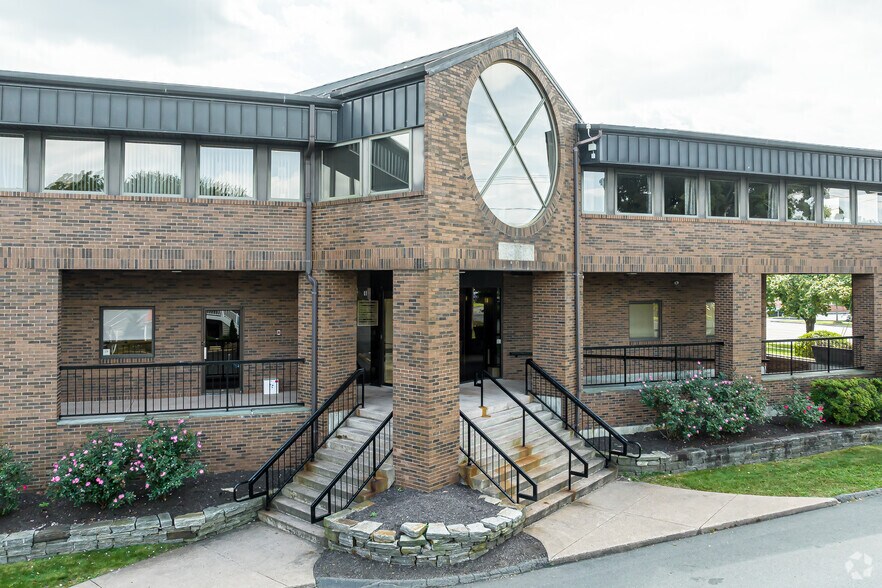 More Photos Of 2928 Main St, Glastonbury Medical For Lease