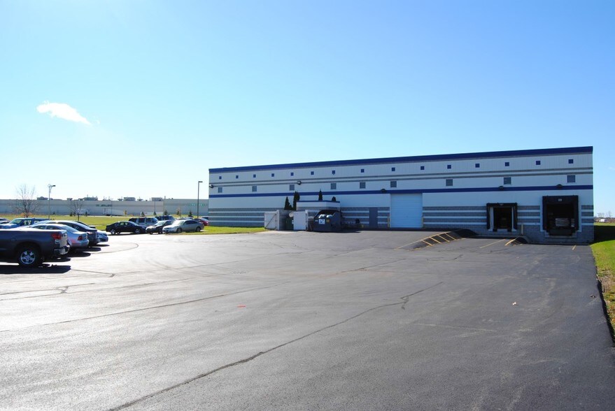 More Photos Of 4640 W Ironwood Dr, Franklin Manufacturing For Sale