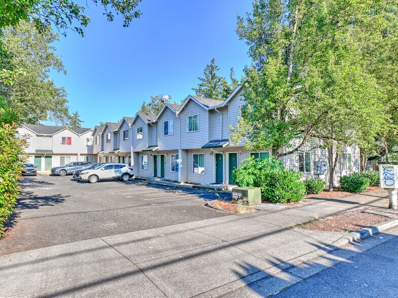 More Photos Of 3548 SE 119th St, Portland Apartments For Sale