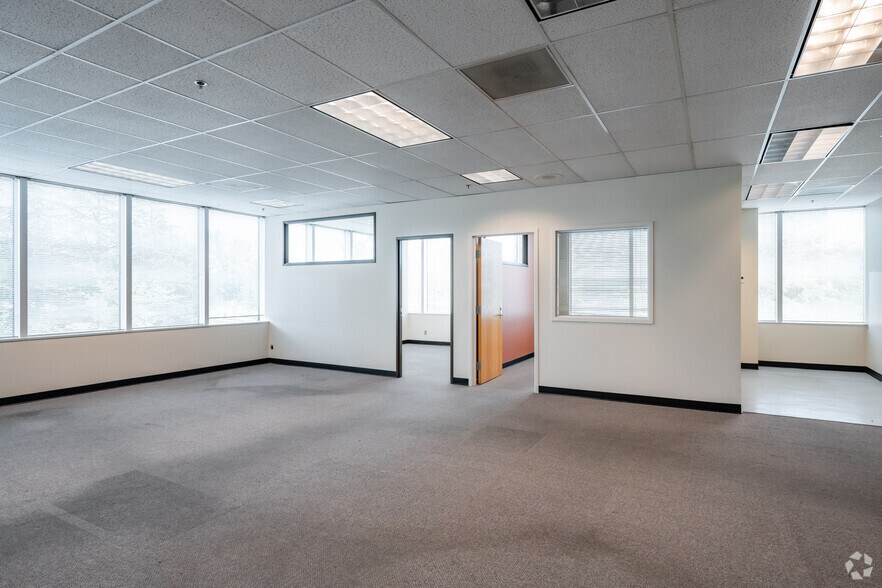 More Photos Of 1601 Lind Ave SW, Renton Office For Sale