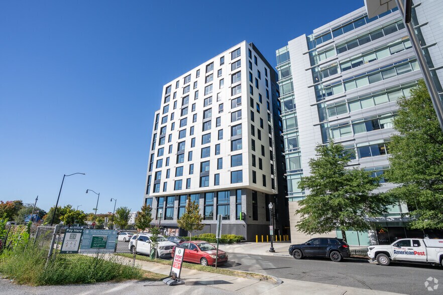 More Photos Of 1000 S Capitol St SE, Washington Apartments For Lease