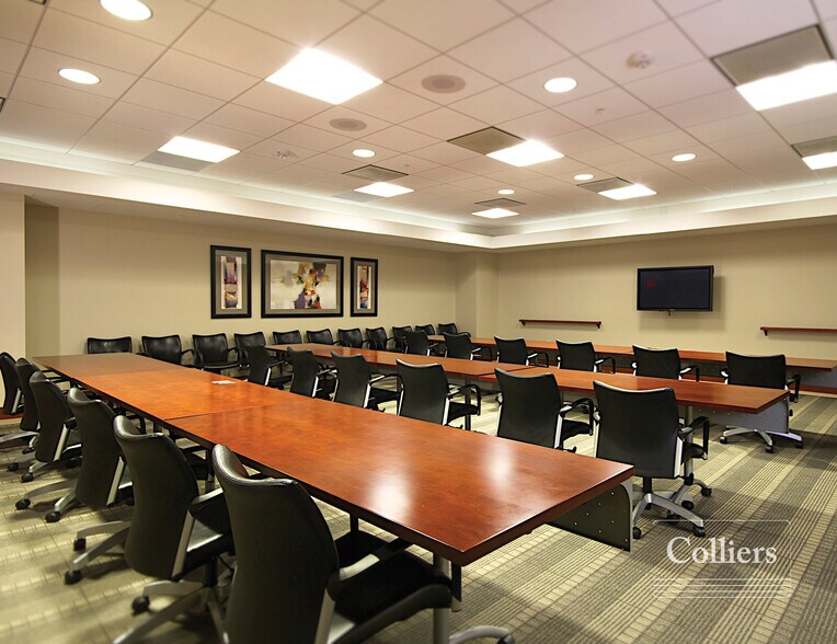 More Photos Of 1441 Main St, Columbia Office For Lease