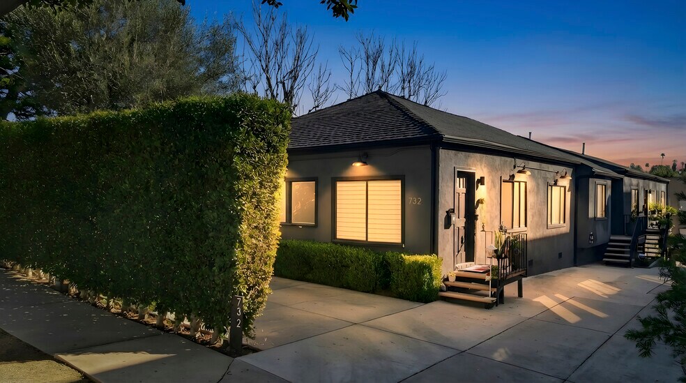 More Photos Of 732 Robinson St, Los Angeles Apartments For Sale