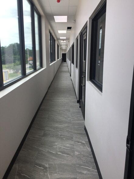 More Photos Of 701 Pin Oak Rd, Katy Storefront Retail Office For Lease