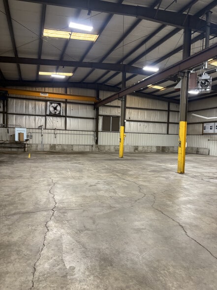 More Photos Of 1818 Scherer Pky, Saint Charles Warehouse For Sale
