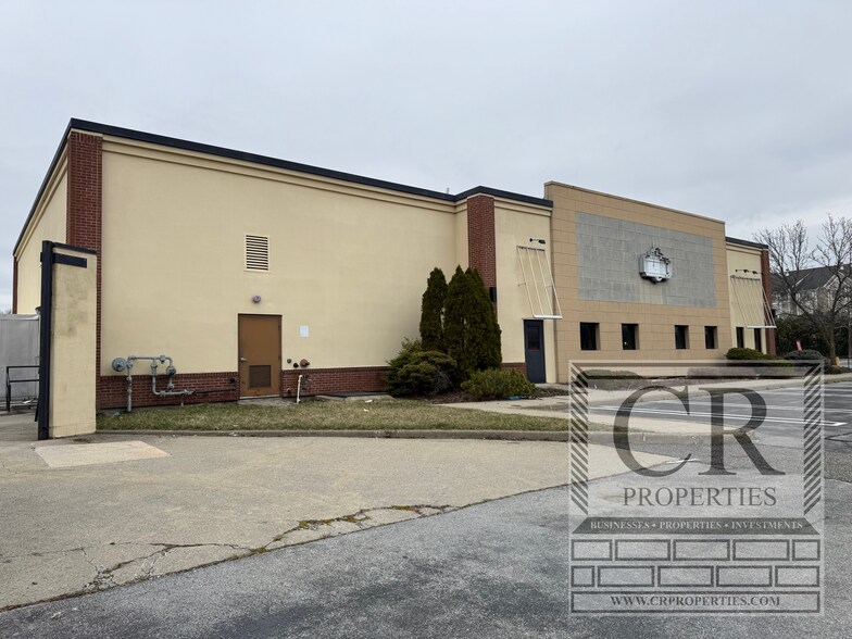 More Photos Of 23 Crystal Run Xing, Middletown Restaurant For Lease