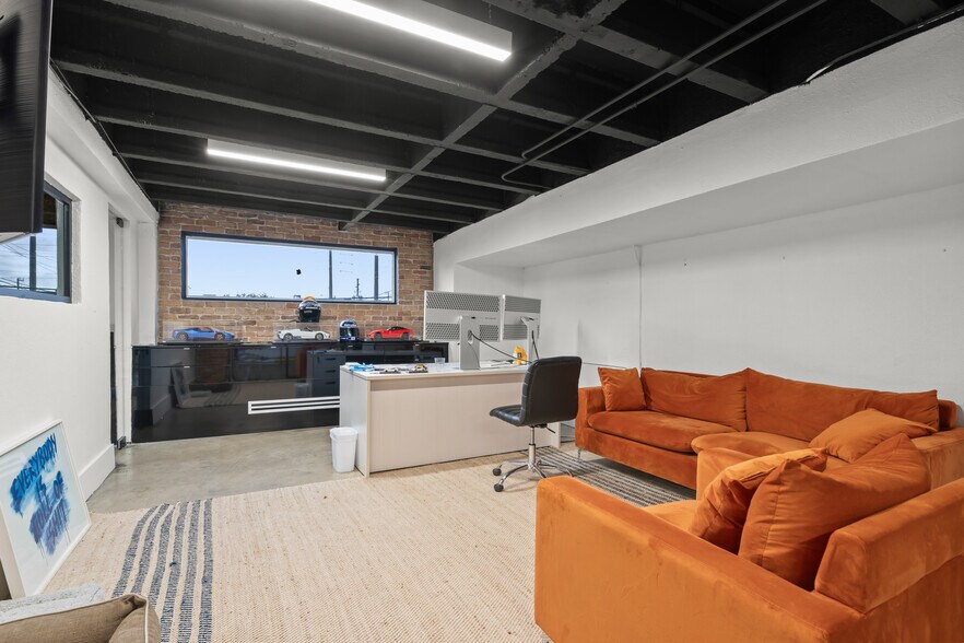 More Photos Of 2041-2045 NW 1st Ave, Miami Light Manufacturing For Lease