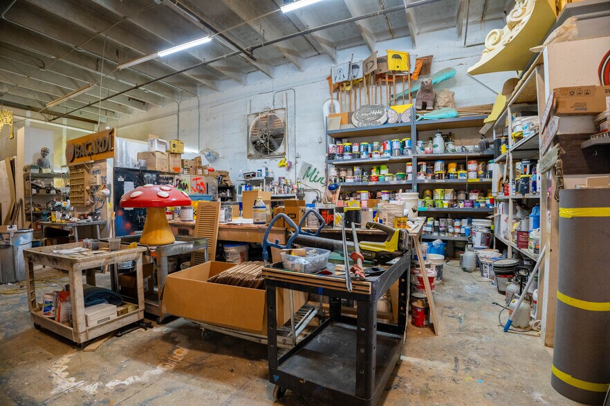 More Photos Of 1240 NW 74th St, Miami Warehouse For Sale