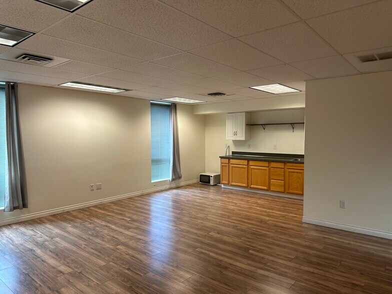 More Photos Of 918 W Canal Dr, Kennewick Industrial For Sale