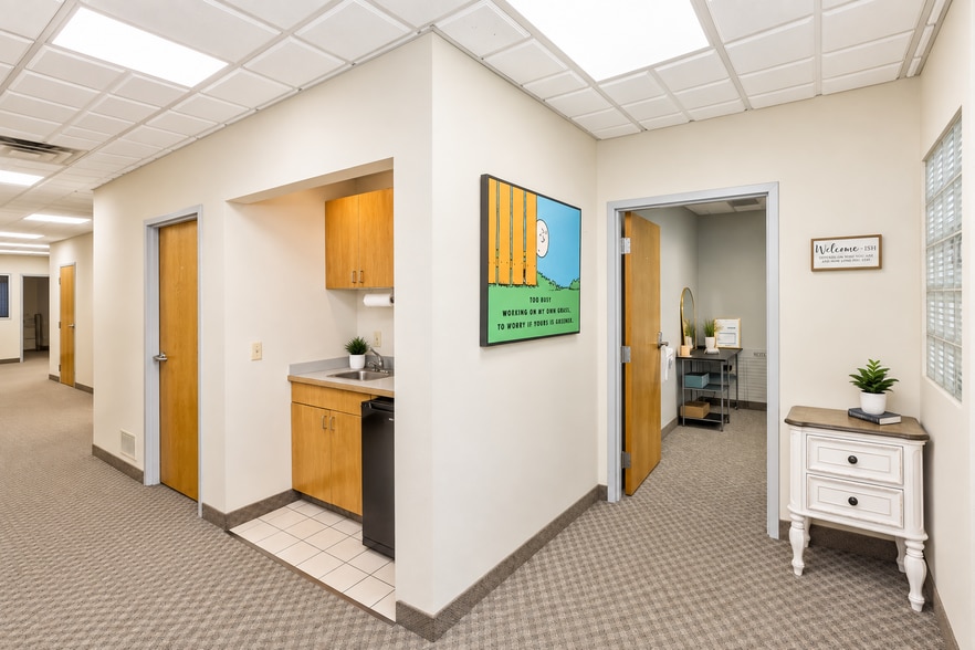 More Photos Of 21 Mainline Dr, Westfield Warehouse For Sale