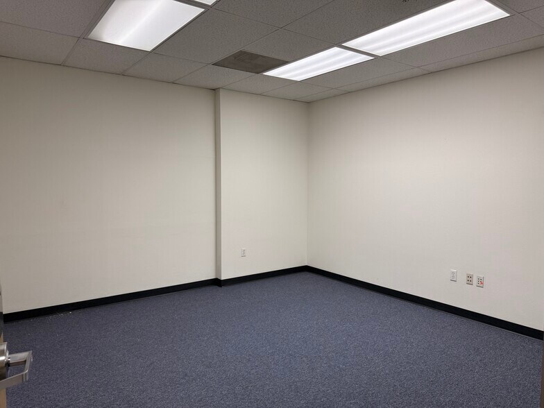 More Photos Of 709 E Cedar St, Ontario Warehouse For Lease