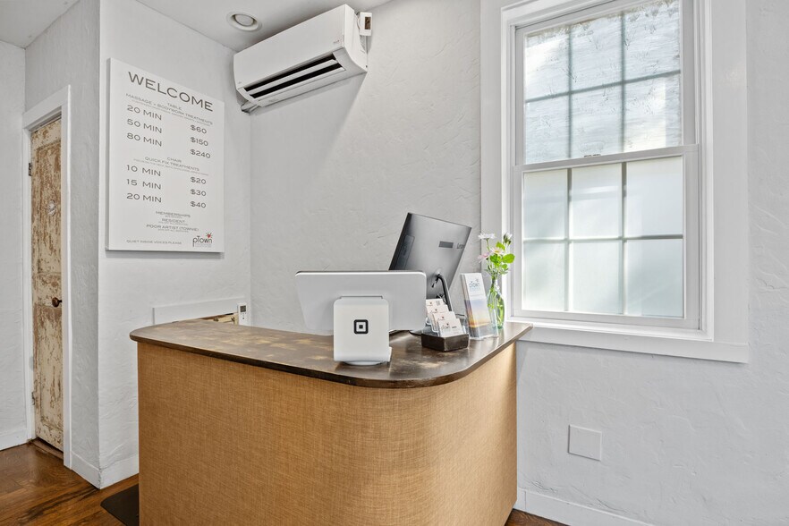 More Photos Of 182 Commercial St, Provincetown Storefront For Sale