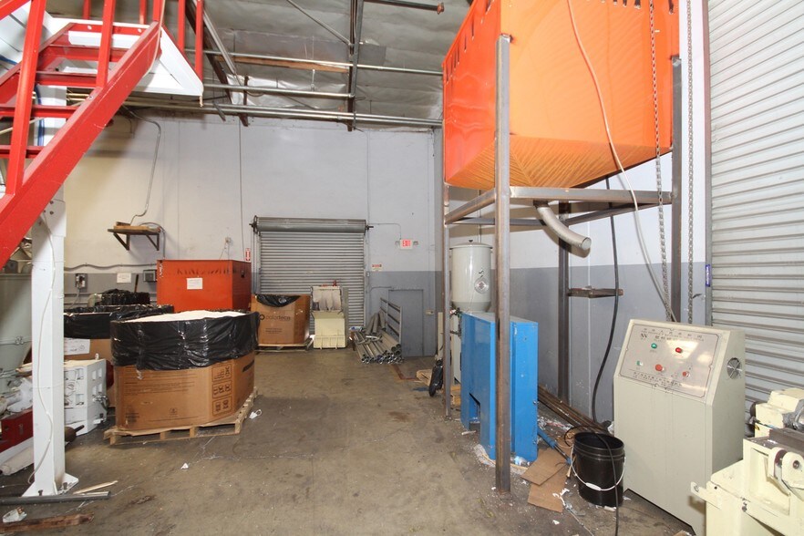 More Photos Of 444 Athol St, San Bernardino Warehouse For Sale