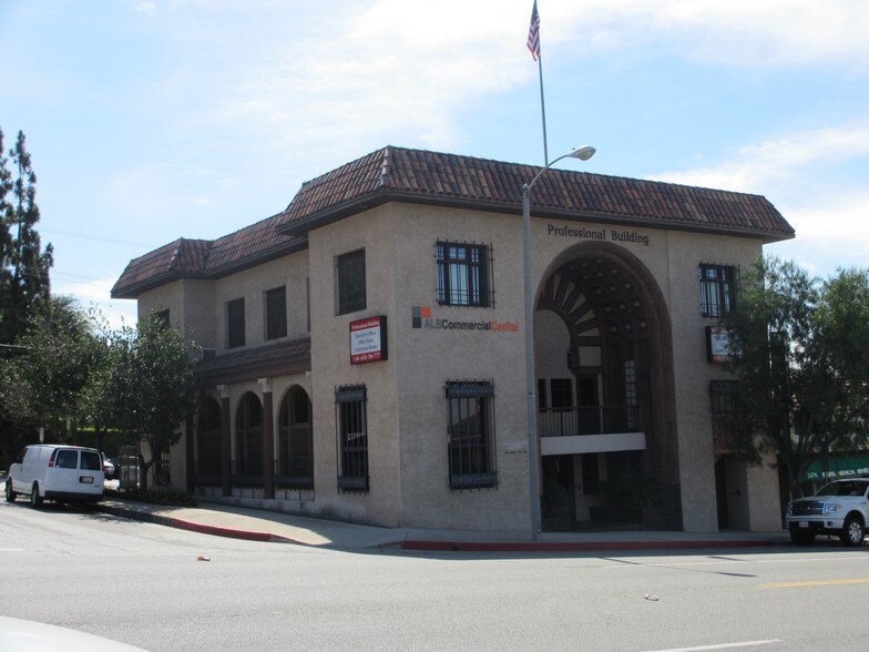 More Photos Of 2472-2476 Lake Ave, Altadena Office For Lease