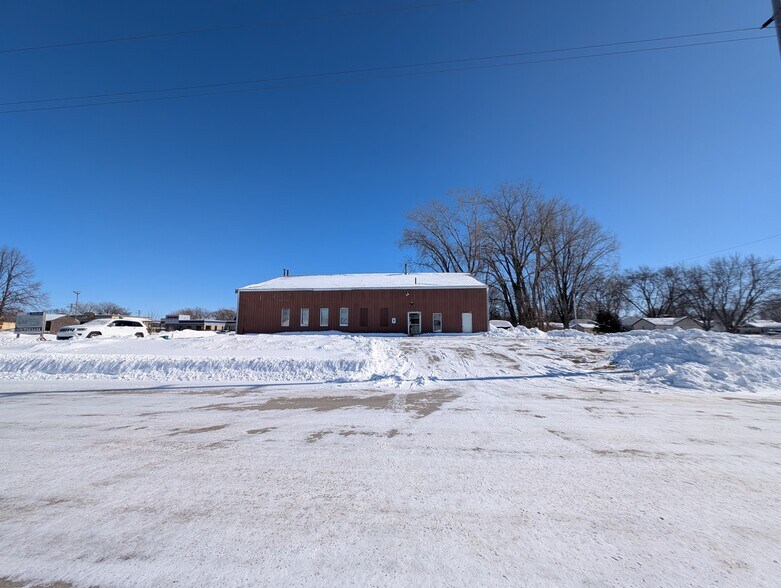More Photos Of 1100 Weise St, Green Bay Auto Dealership For Sale